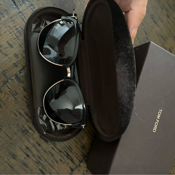 Tom Ford Sunglasses! With case! - Picture 2 of 8
